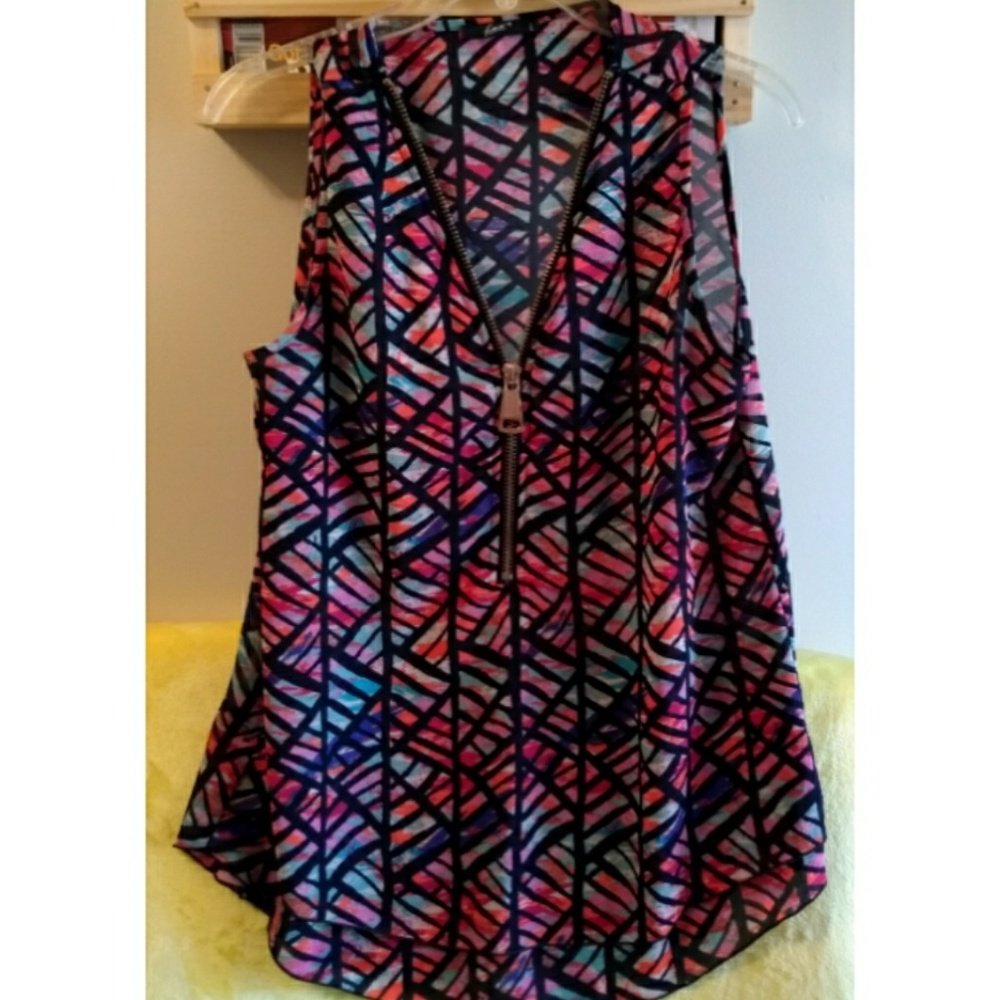Colorful sleeveless top